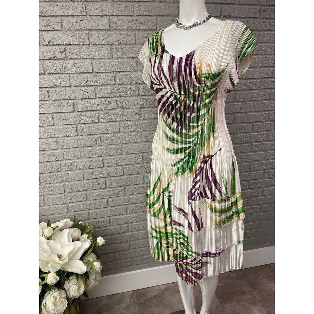Magic It Fits! Accordion Dress Size S/M